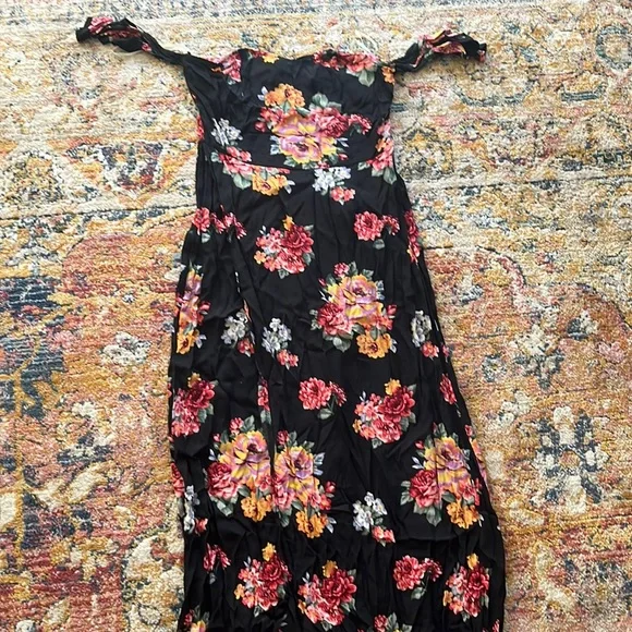 Forever 21 black off shoulder floral maxi Forever 21 black off shoulder floral maxi